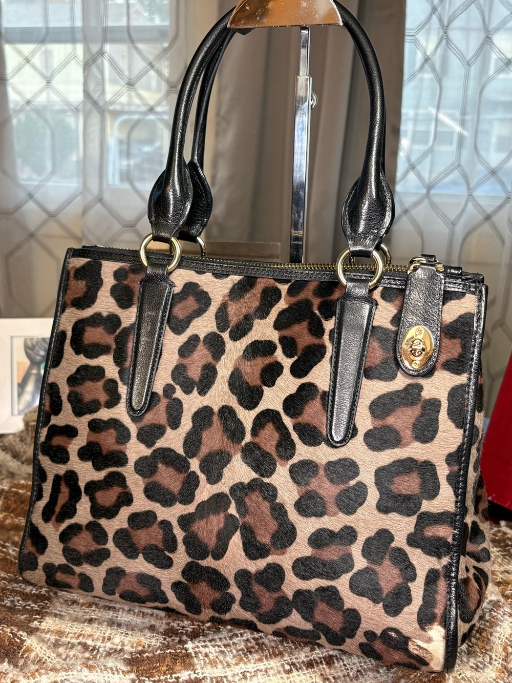 Coach Leopard Print Calf Hair Crossbody Carryall 3 Compartment Twistlock Handbag - Picture 4 of 16